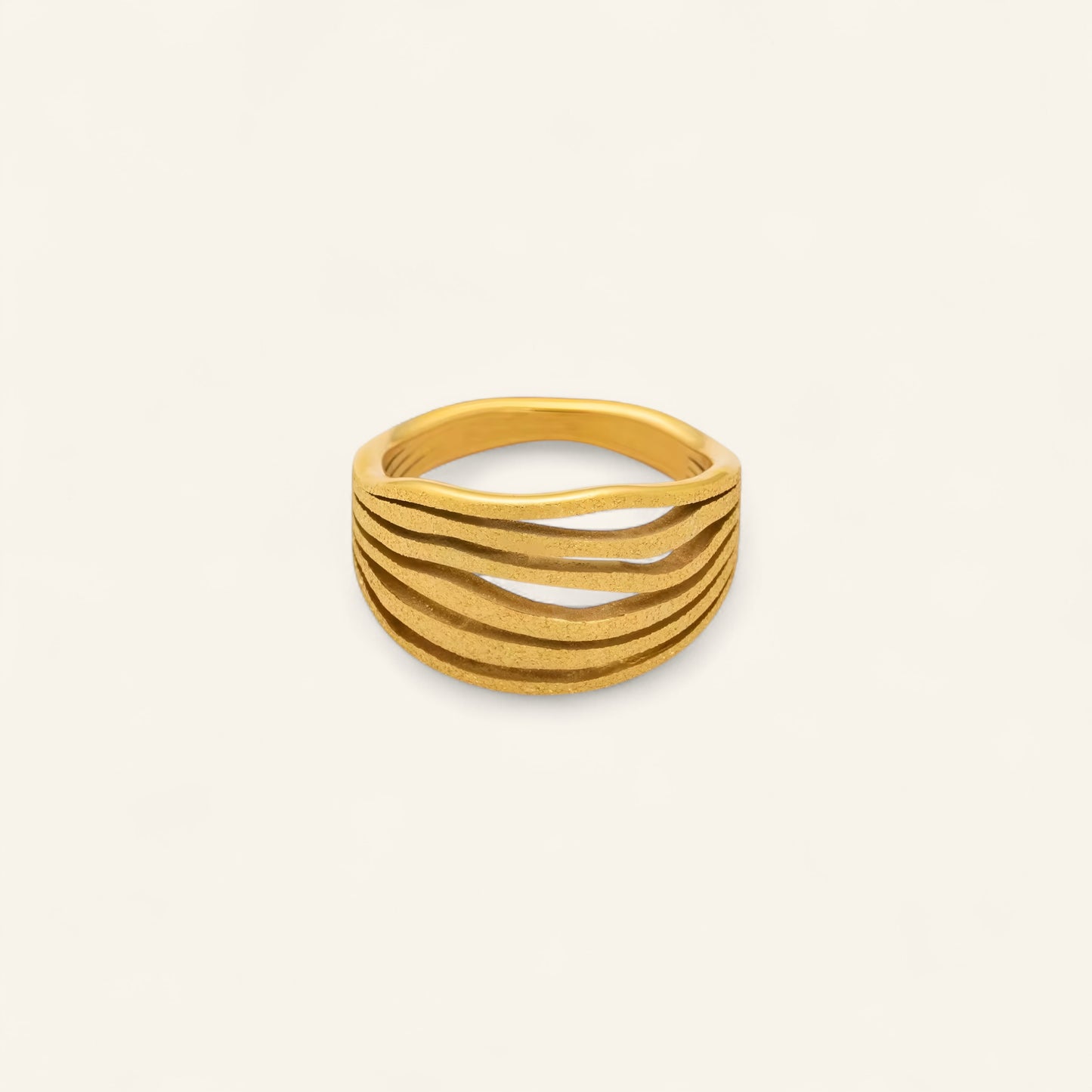 Vågformad ring med textur