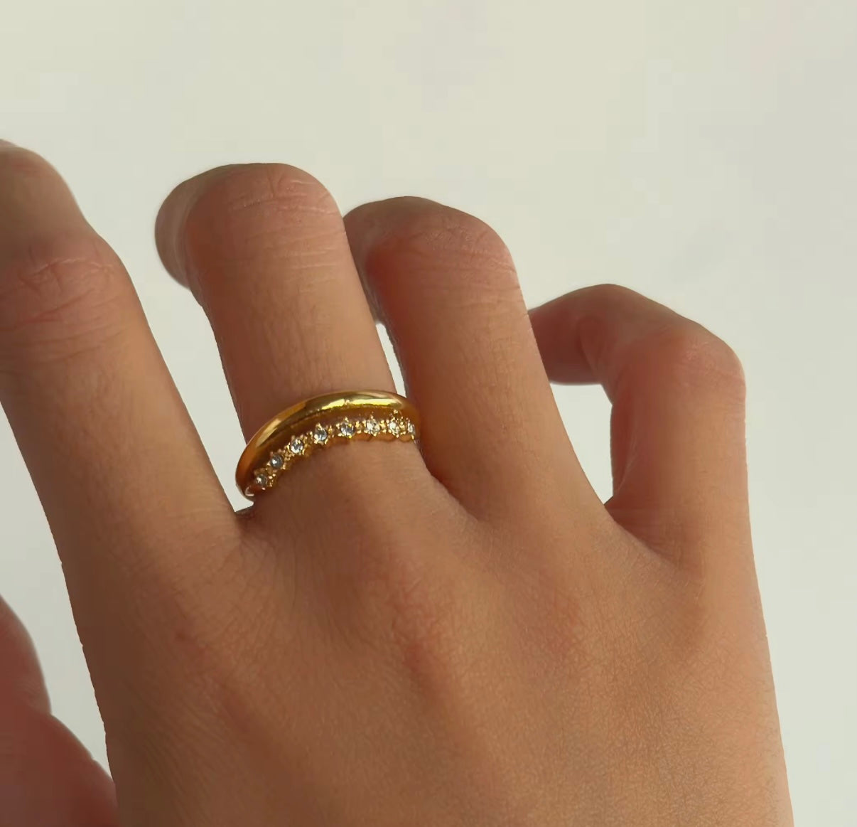 Zirkonring med tunn design