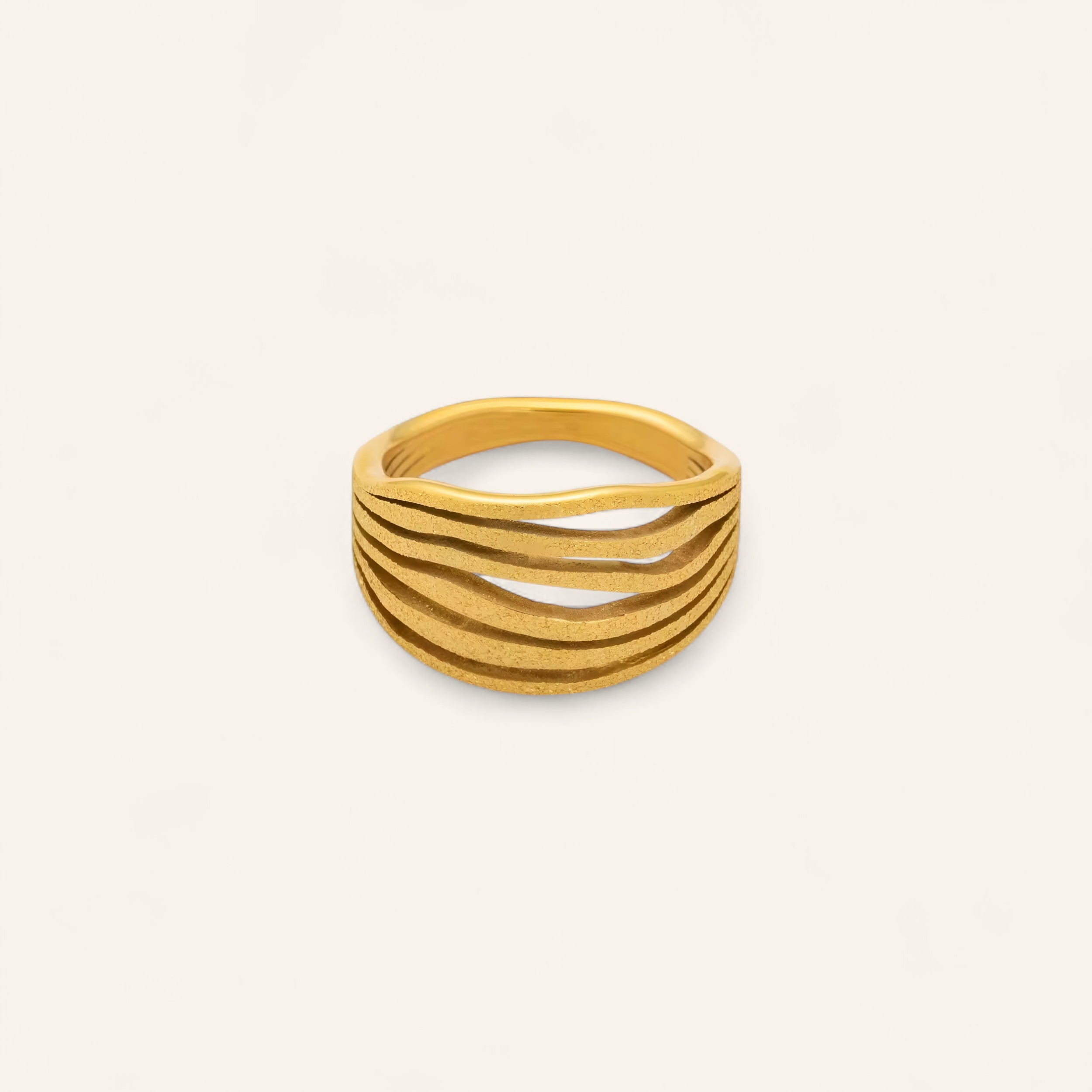 Vågformad ring med textur