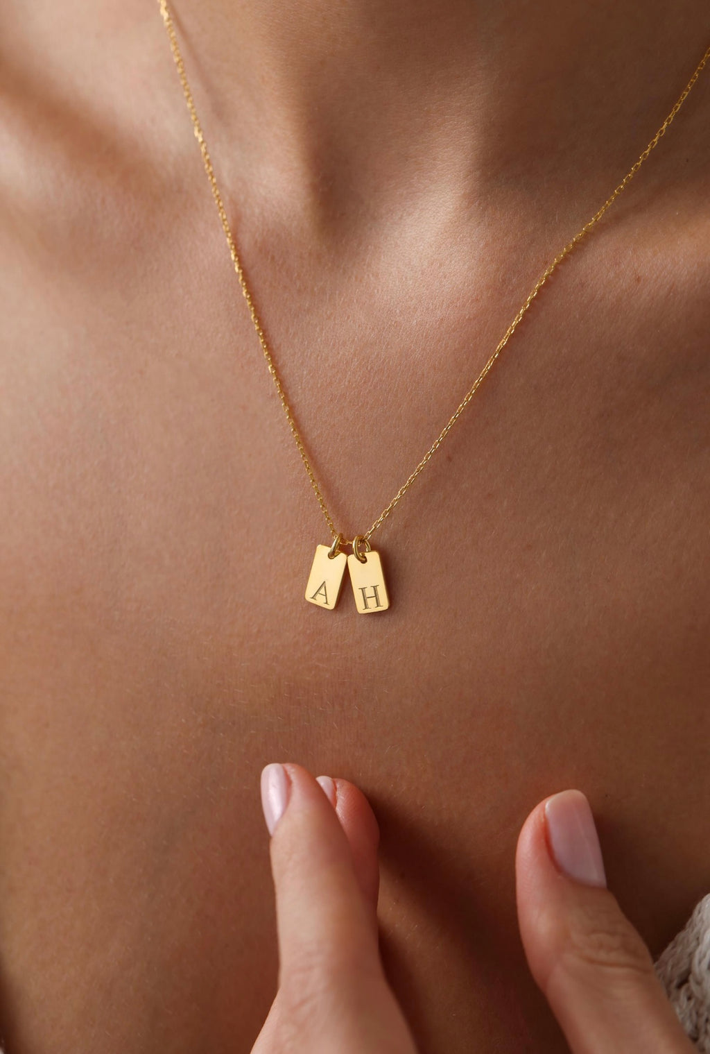 Bokstavshalsband med bokstavshänge & ankarkedja