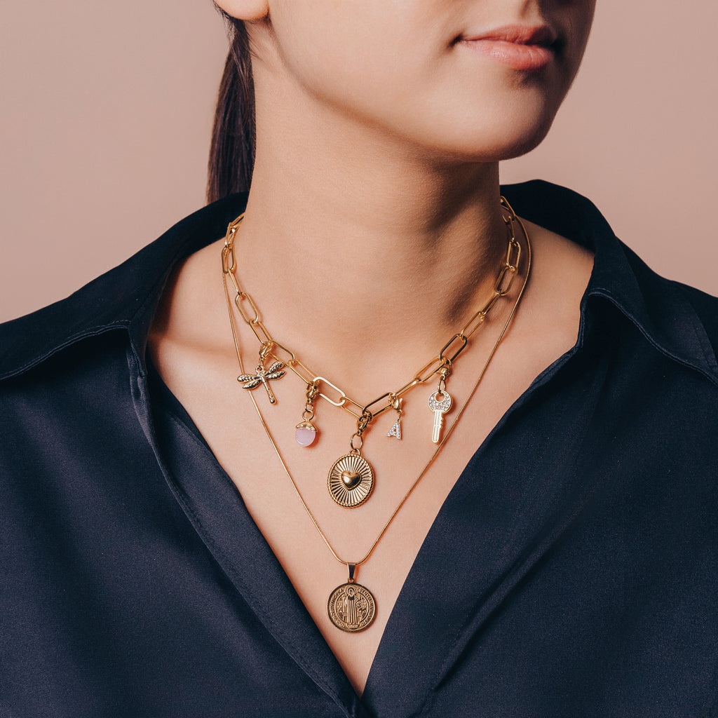 halsband för berlock bärs som halsband – vattentåligt smycke i guldpläterat stål