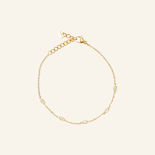 Petite armband med fem marquise slipade zirkonia kristaller