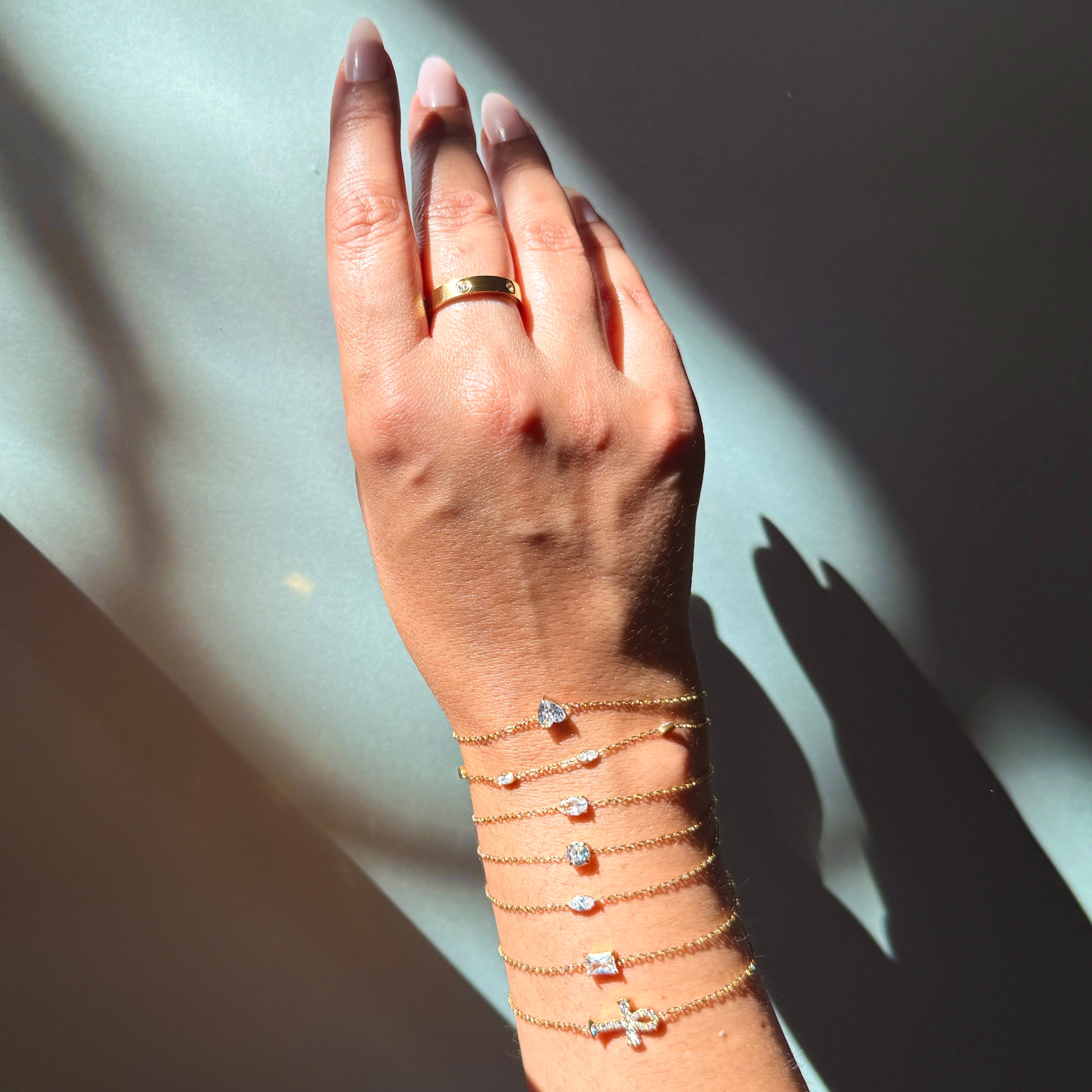 Petite armband med fem marquise slipade zirkonia kristaller