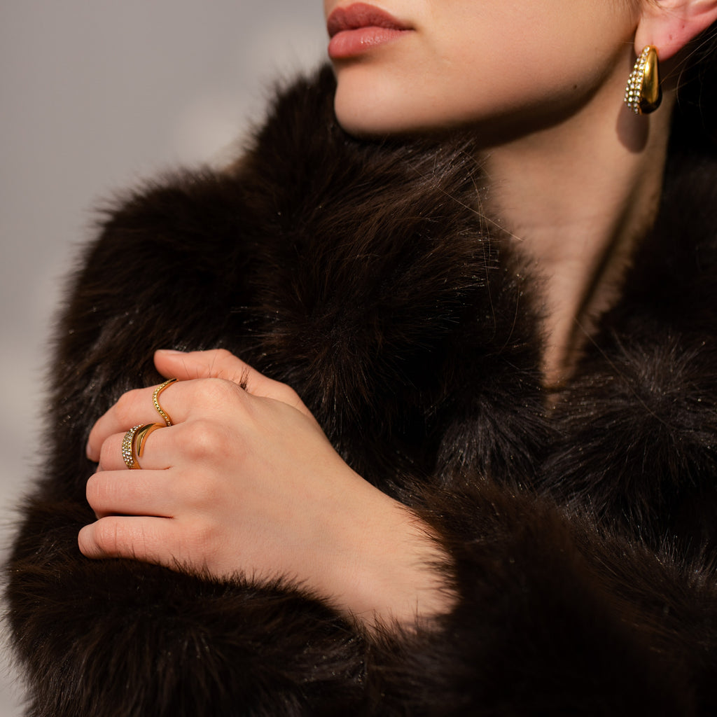 Guldpläterade örhängen dubbelsidig