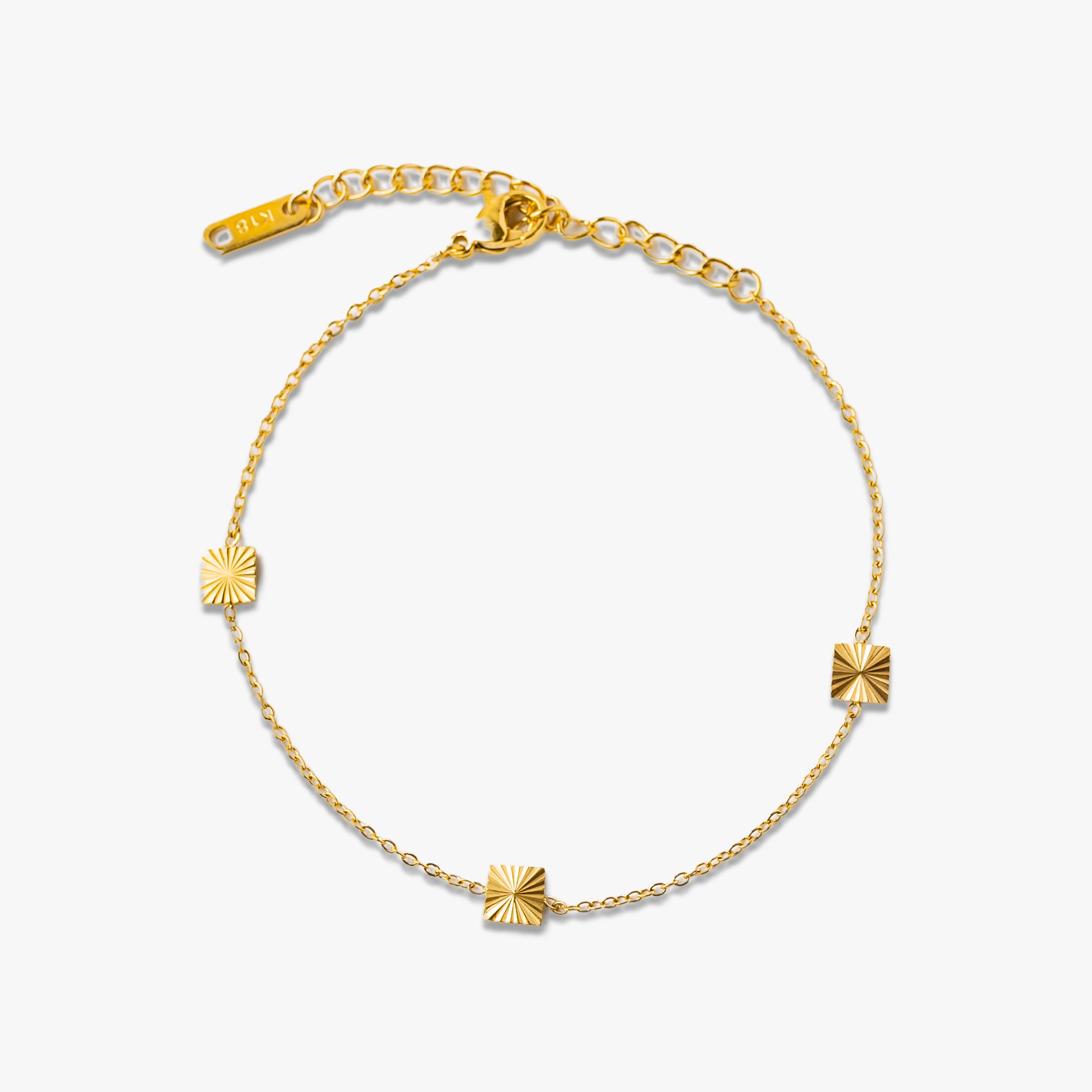 Armband med kubdetaljer