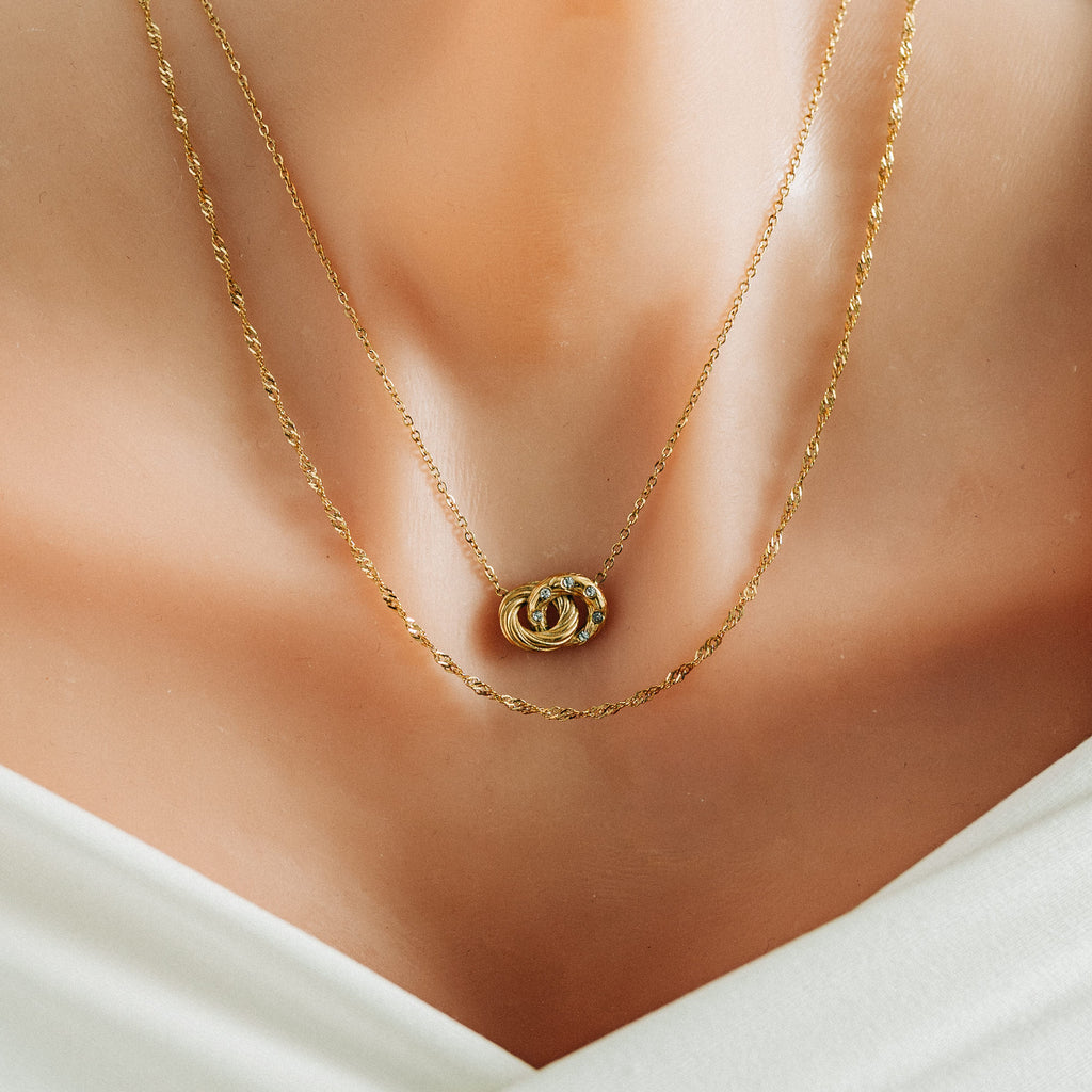 Ringhalsband med zirkonstenar