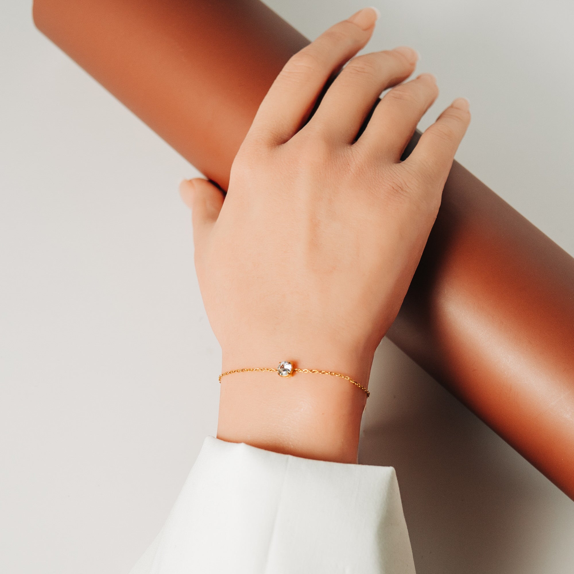 Petite armband med rund kristall i zirkonia