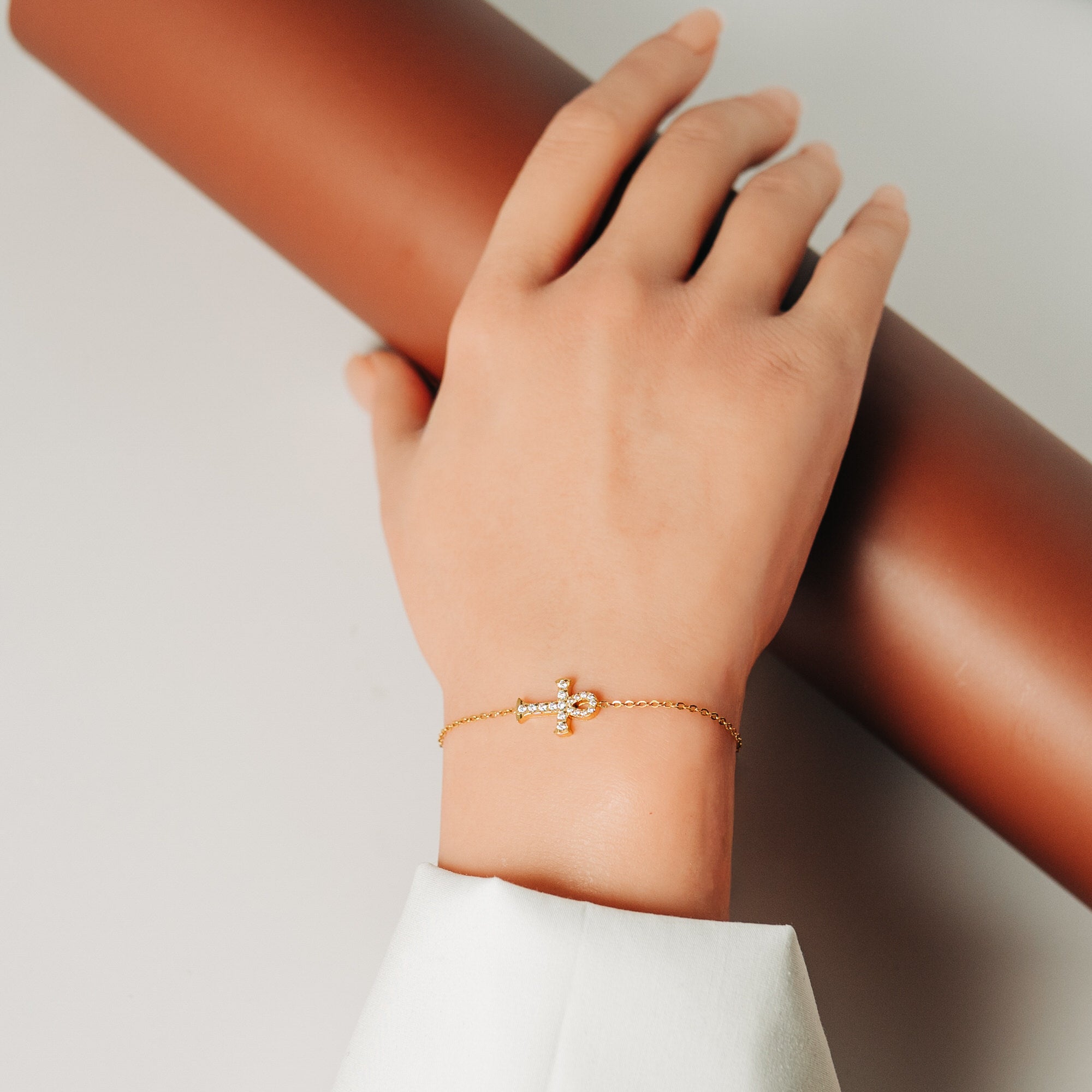 Petite armband med ankh hänge