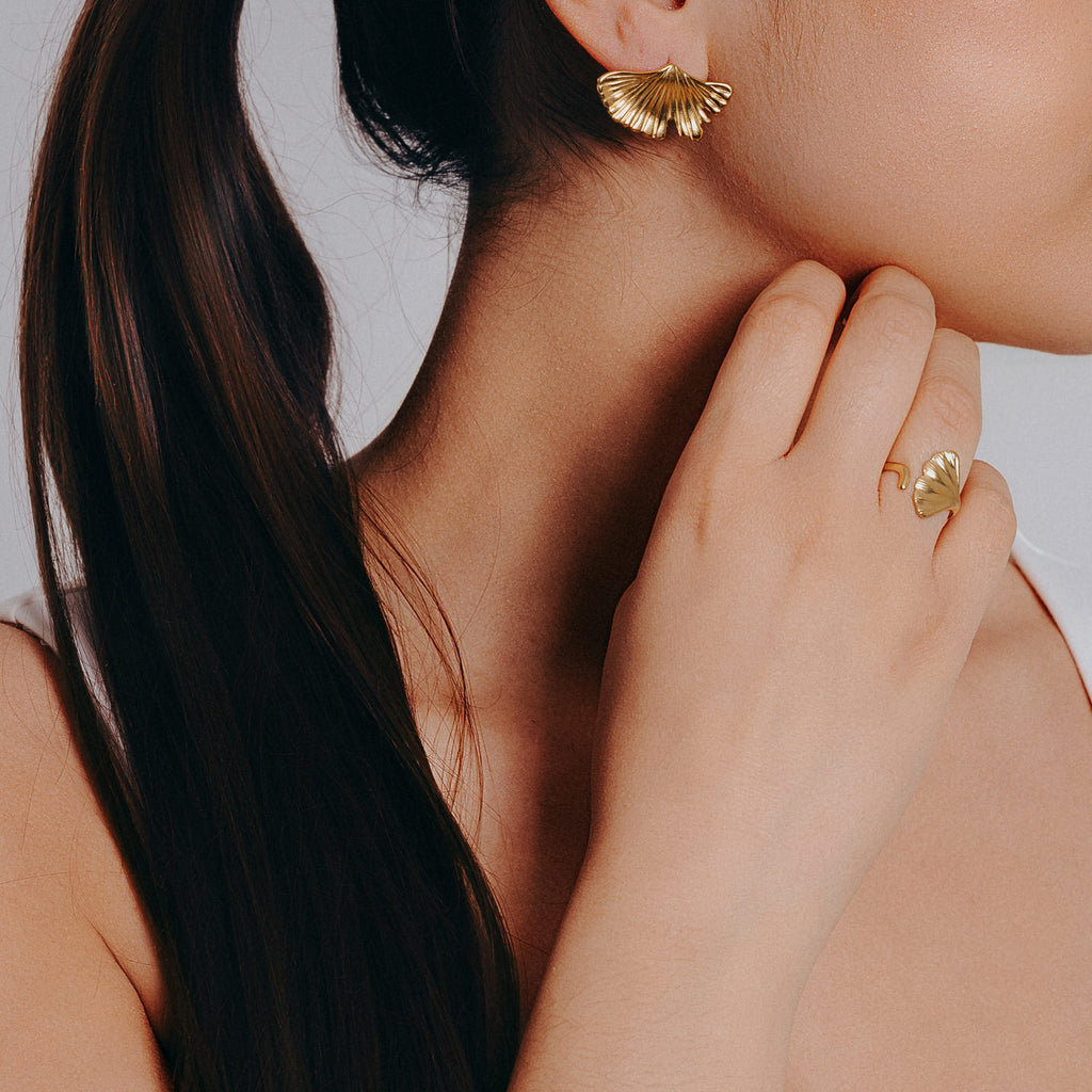 close up guldorhange_blomblad_guldring_blomblad