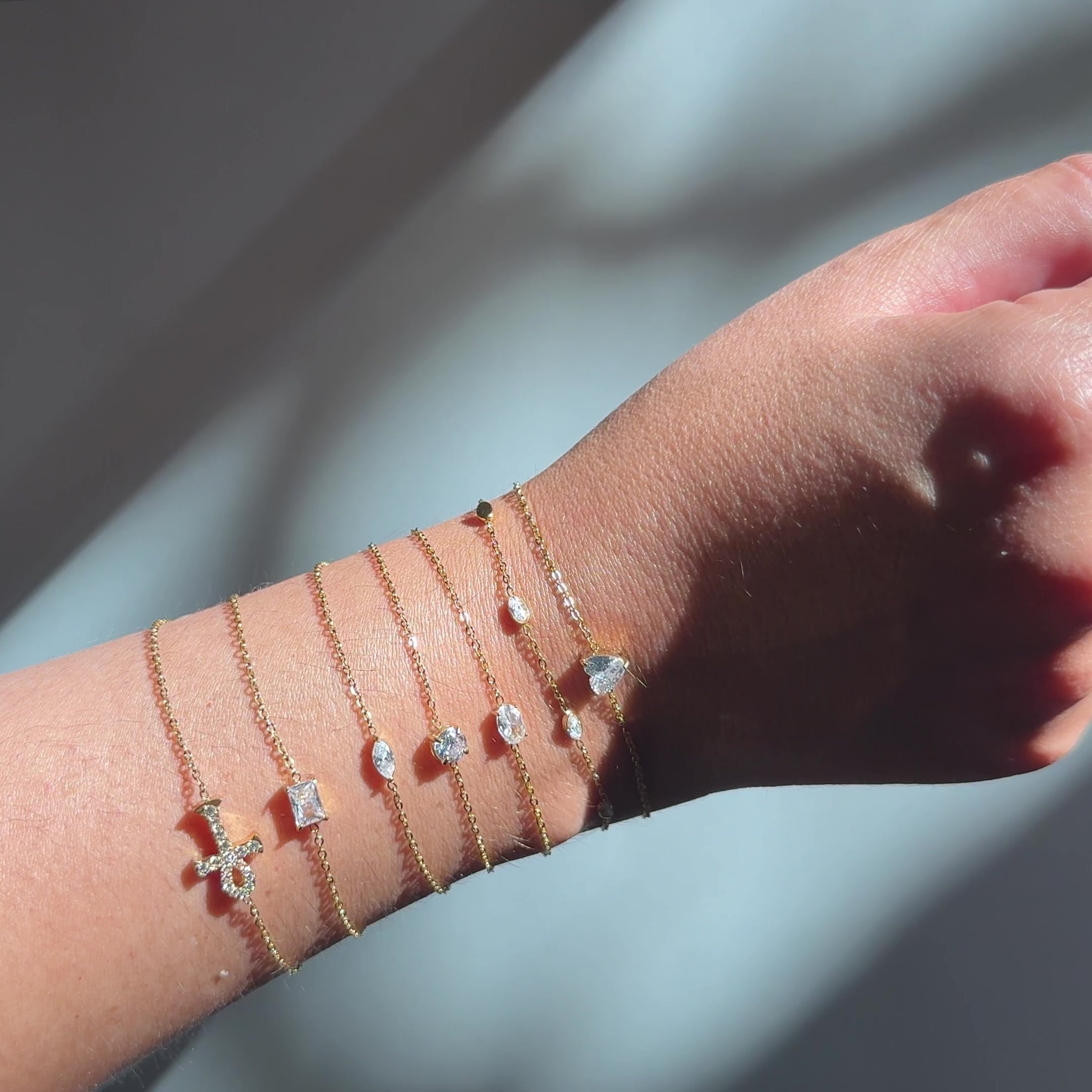 Petite armband med fem marquise slipade zirkonia kristaller