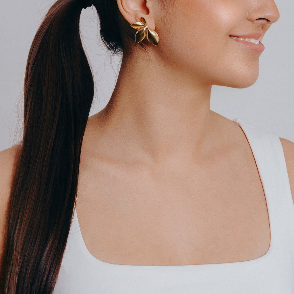 Örhängen guld blomma